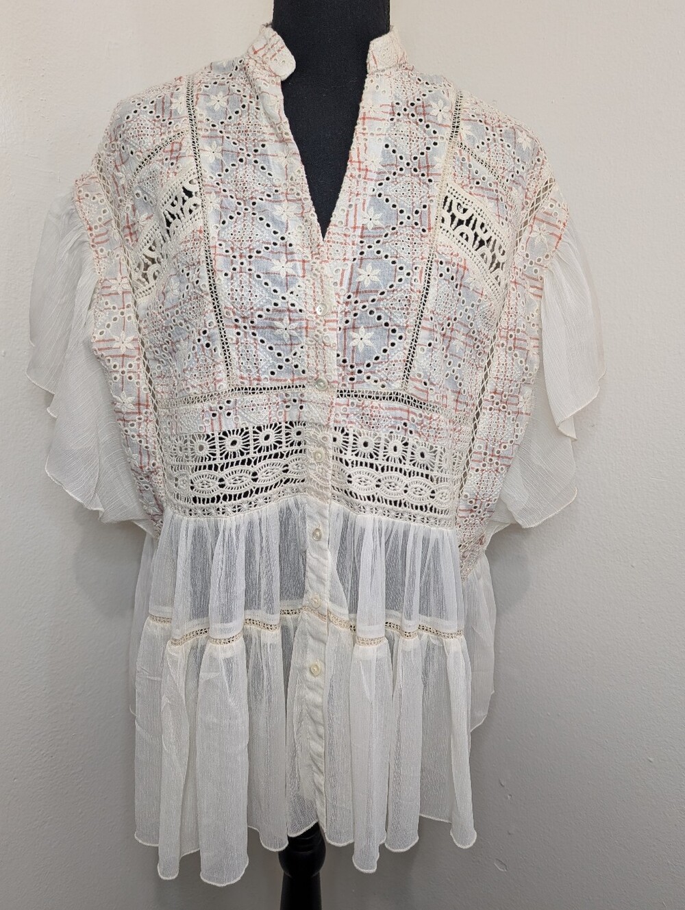 Akemi + Kin Coastal Cowgirl Gypsy Ethereal Beachy Flowy Eyelet Boho Top M